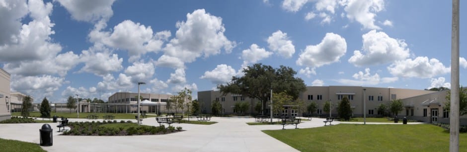 Apopka Middle School outside courtyard